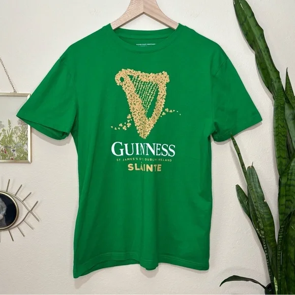Women’s Shamrock Guinness T-Shirt - Picture 1 of 8
